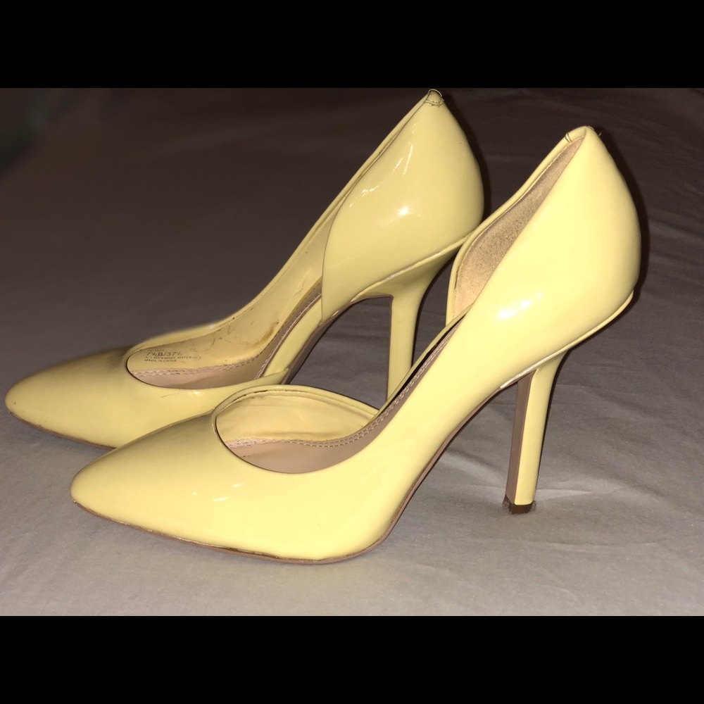 Canary yellow BCBG pumps